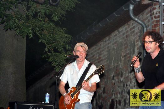 El Bossso + Die Ping Pongs (D) 9. This Is Ska Festival, Wasserburg Rosslau 24. Juni 2005 (10).jpg